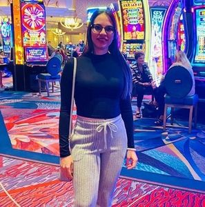 Meet your Posher, Rebeca